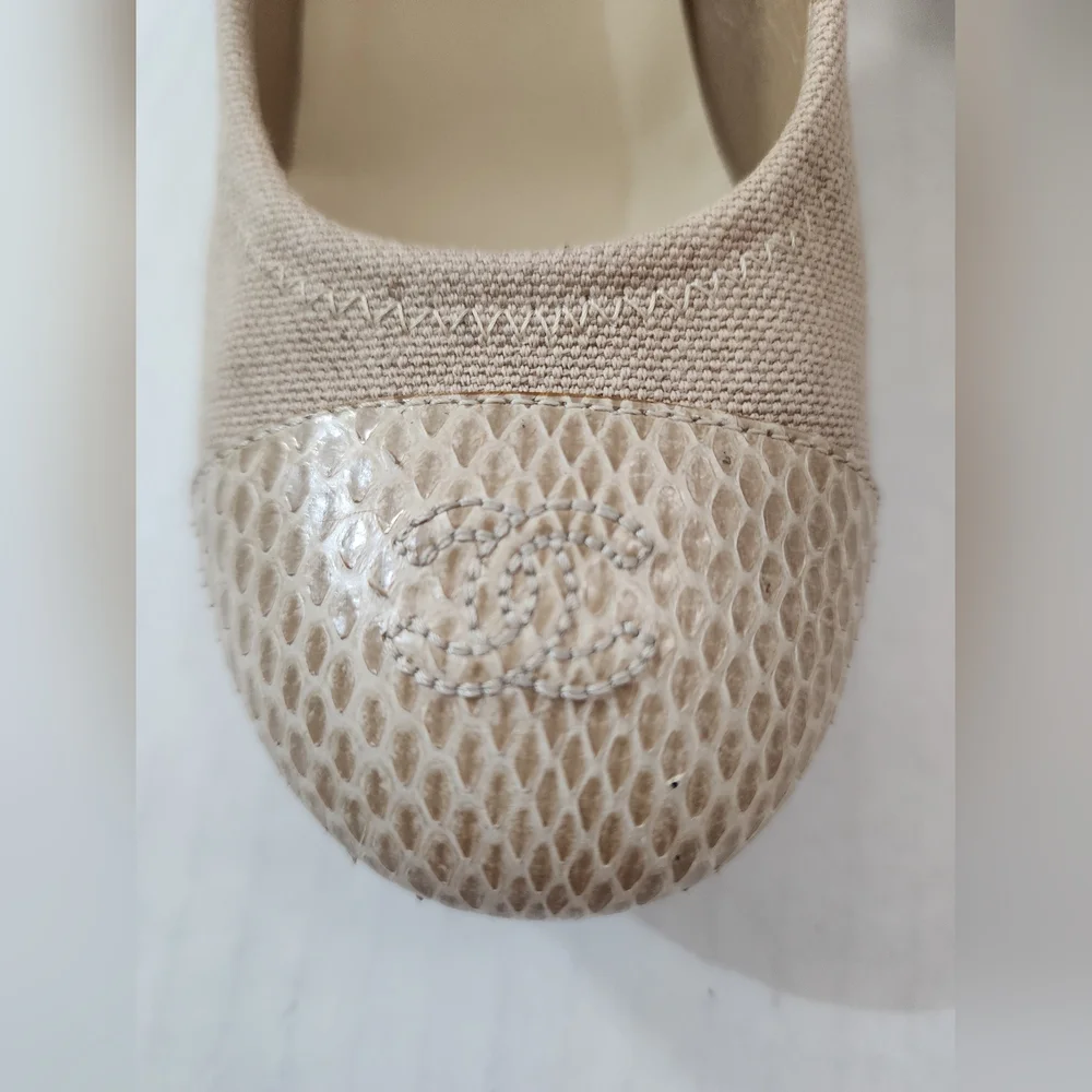CHANEL Cap Toe Pumps Beige Canvas Snakeskin Leather EU 39.5 US 8.5